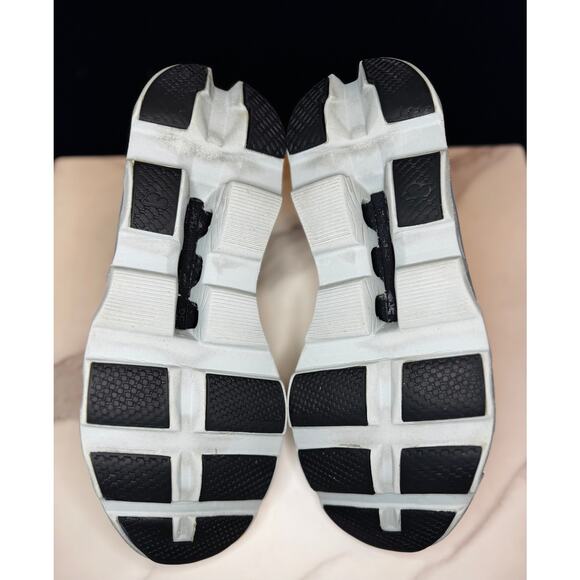 On Cloud Cloudmonster Men Size 9 or Women's 10.5 in Great Condition! - Picture 3 of 6